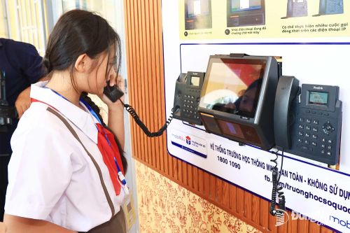 Đưa công nghệ số vào trường học