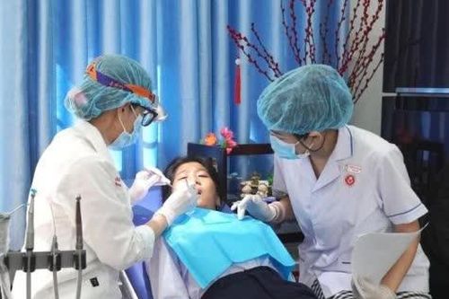 280 học sinh khuyết tật được thăm khám răng miệng miễn phí