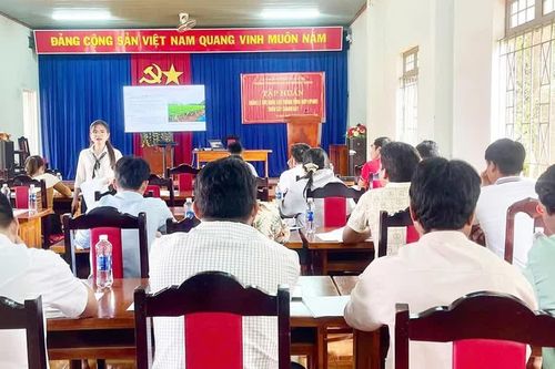 40 nông dân Chư Sê tham gia tập huấn cách quản lý "sức khỏe" cây chanh dây
