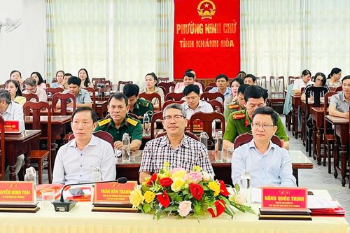 Đảng ủy phường Ninh Chử quán triệt các văn bản của Đảng cho cán bộ, đảng viên