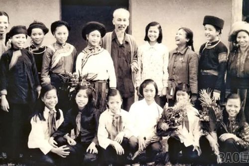 Khắc ghi lời Bác - Xây dựng Lào Cai xanh, hài hòa, bản sắc, hạnh phúc