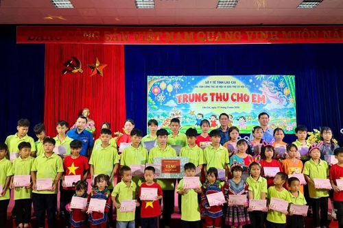 “Trung thu cho em" tại Trung tâm Công tác xã hội và Bảo trợ xã hội tỉnh