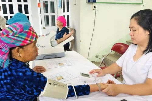 Các địa phương quan tâm chăm sóc sức khỏe cho người dân