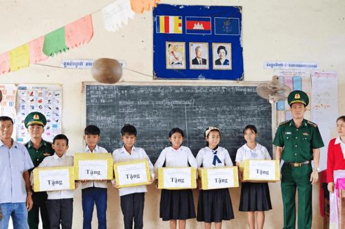 Trao quyền cho cơ sở, đổi mới cách lãnh đạo