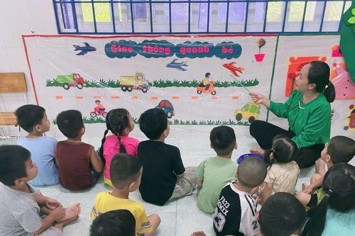 Tiếng trẻ đánh vần nơi triền đồi