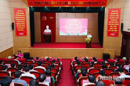 Khai giảng lớp bồi dưỡng cấp ủy cấp xã năm 2026