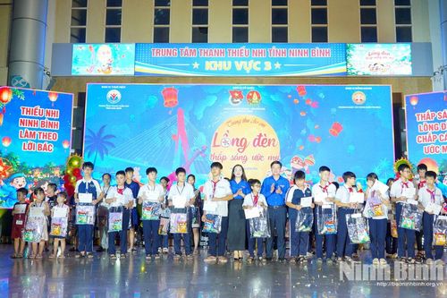 Ấm áp chương trình "Đêm hội trăng rằm", "Trung thu cho em"