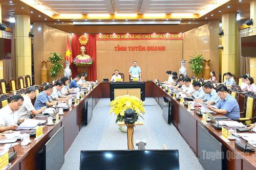 Tập trung tháo gỡ điểm nghẽn, tạo động lực tăng trưởng những tháng cuối năm