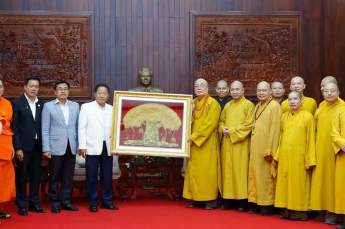 Phái đoàn Trung ương GHPGVN thăm Mặt trận Lào xây dựng đất nước và Liên minh Phật giáo Lào