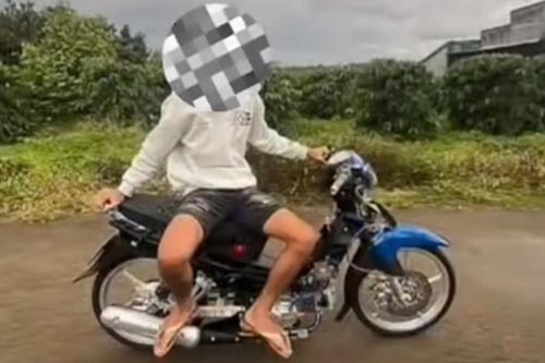 Lâm Đồng: Thanh niên ngồi lệch một bên đi xe máy bị phạt 9,75 triệu đồng và tịch thu xe