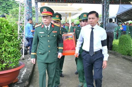 Vĩnh Long an táng 65 hài cốt liệt sĩ chưa xác định được danh tính
