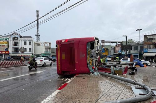Vụ xe khách tông liên hoàn ở Gia Lai: Phương tiện có còn hạn kiểm định?