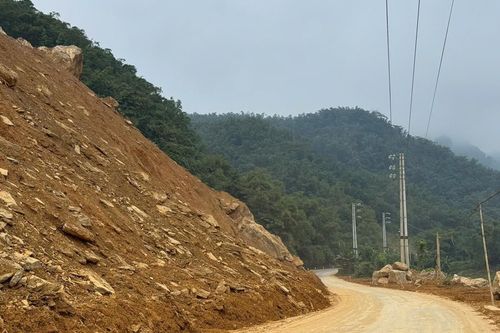 Thanh Hóa: Sẽ xử lý xong điểm sạt lở trên quốc lộ 15 trong tháng 10