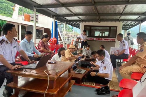 Xử phạt hàng trăm phương tiện, cảng bến vi phạm quy định ATGT đường thủy