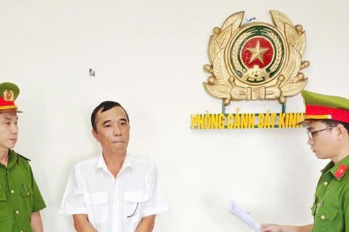 Cán bộ thuế ở Vĩnh Long 'xộ khám' vì xuất khống 441 hóa đơn