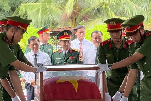 Vĩnh Long truy điệu, an táng 65 hài cốt liệt sĩ