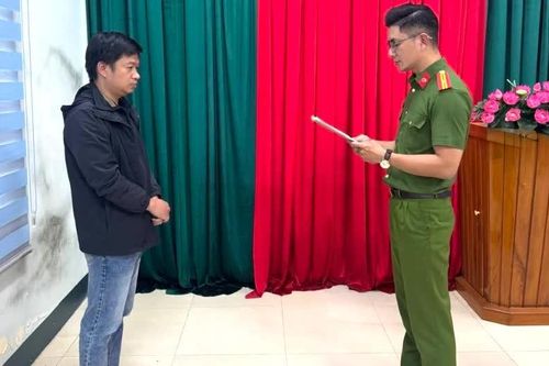 Khởi tố giám đốc sản xuất hàng nghìn chai thuốc bảo vệ thực vật giả