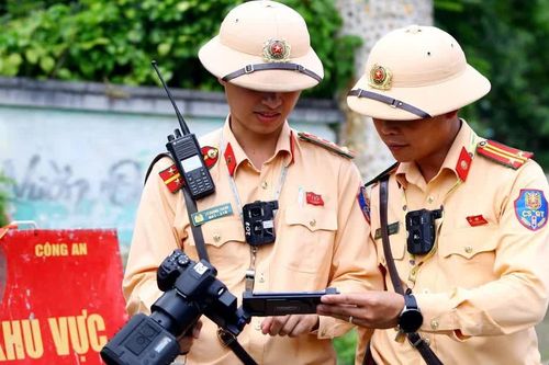 Ngăn vi phạm trên tuyến Hòa Lạc - Hòa Bình nhằm giảm nguy cơ tai nạn