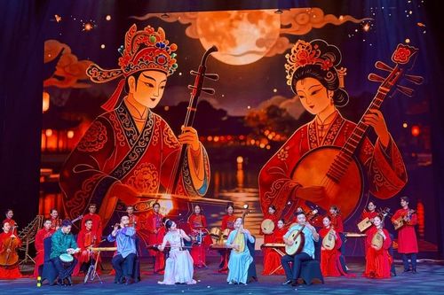Chung một vầng trăng, thắm tình hữu nghị Việt - Trung