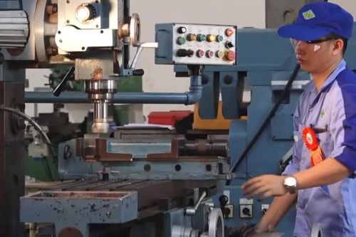 Thắp lửa sáng tạo cho người lao động