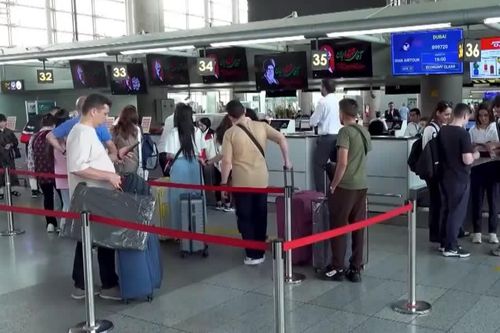 Oman và Iraq ngừng tiếp nhận các chuyến bay từ Iran