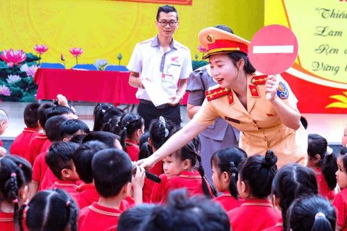 Lan tỏa văn hóa pháp luật từ học đường