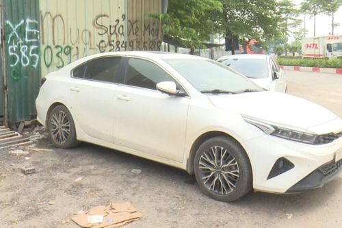 Dừng đỗ xe lộn xộn trước cổng sau Bệnh viện K Tân Triều