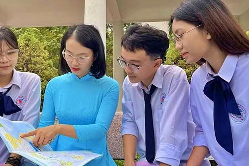 Giáo dục Quảng Ninh cắt giảm hồ sơ, sổ sách, báo cáo, hội họp và các cuộc thi, ưu tiên hoạt động dạy và học