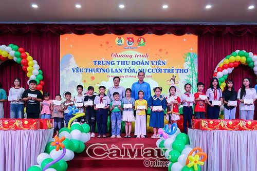 Trung thu đoàn viên - Yêu thương lan toả