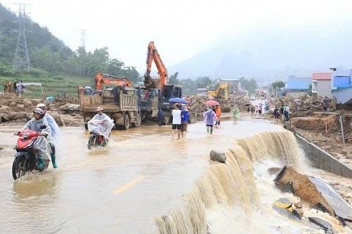 Khánh Hòa chủ động ứng phó mưa lớn, lũ quét, sạt lở đất phức tạp trong những ngày tới