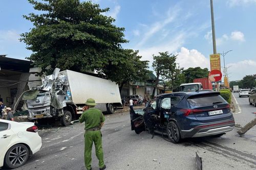 Tai nạn liên hoàn ở Thanh Hóa khiến 1 người chết, 3 người bị thương