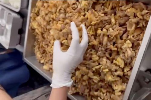 Vụ suất ăn bán trú 'toàn tóp mỡ': Thịt không bất thường, định lượng chưa bảo đảm