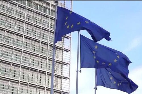EU gỡ trừng phạt hai tỷ phú Nga