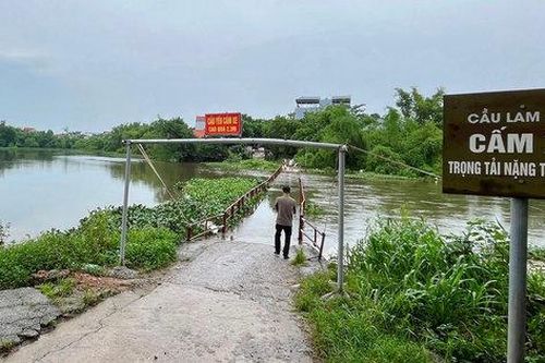 Hà Nội: Gần 1 tuần không mưa, cầu Lam Điền vẫn ngập trong nước, chưa thể lưu thông