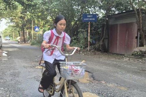 Xã Ô Diên: Sớm khắc phục những đoạn đường xuống cấp, nguy cơ mất an toàn