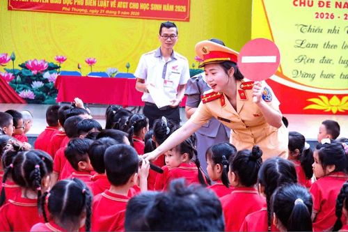 Lan tỏa văn hóa chấp hành pháp luật từ học đường