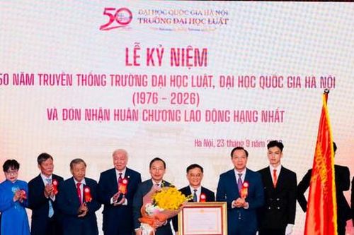 Trường Đại học Luật, Đại học Quốc gia Hà Nội đón nhận Huân chương Lao động hạng Nhất