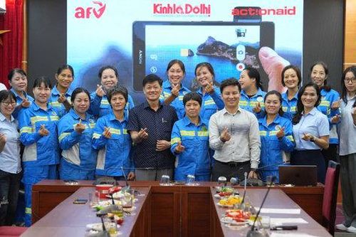 Đồng hành cùng người lao động trong Chương trình 'An sinh hạnh phúc cho nữ công nhân môi trường'