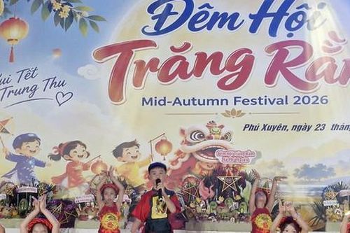Ấm áp 'Đêm hội Trăng rằm' xã Phú Xuyên