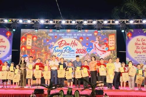 Ấm áp đêm hội Trăng rằm tại phường Đại Mỗ