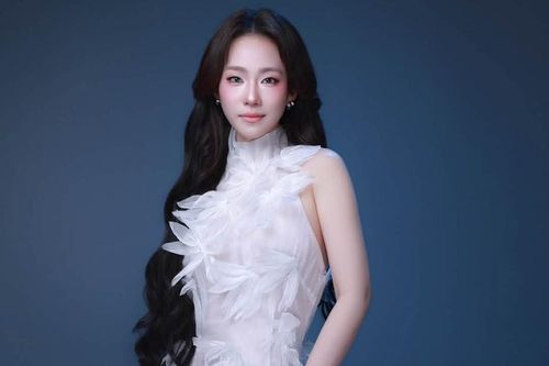 Lương Bích Hữu nhan sắc 'thời gian bỏ quên' ở tuổi U50