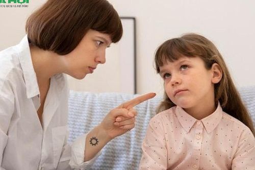 Một câu nói của cha mẹ có thể khiến trẻ càng làm điều bị cấm, lý do nằm ở tâm lý này