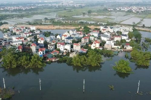 Hiện trạng hàng chục hộ dân thôn ven sông Tích ở Hà Nội ra sao sau 1 tuần ngập lũ?