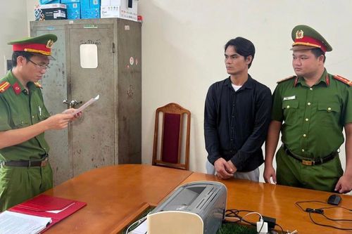 Khởi tố nhân viên giao hàng chiếm đoạt tiền COD