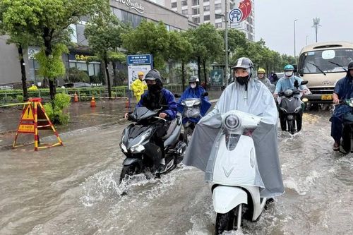 Cảnh báo mưa dông mạnh khu vực nội thành Hà Nội