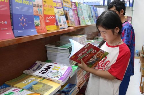 Thủ tướng Chính phủ chỉ đạo giải quyết dứt điểm việc thiếu sách giáo khoa