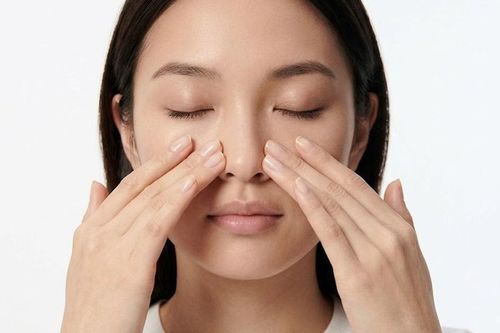 5 bài tập yoga cho khuôn mặt hỗ trợ săn chắc làn da
