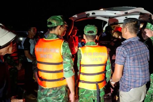 5 học sinh đi tắm biển, 1 em tử vong thương tâm