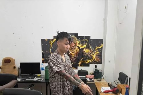 Dùng kiếm đe dọa, ép viết giấy nợ 2,4 triệu đồng