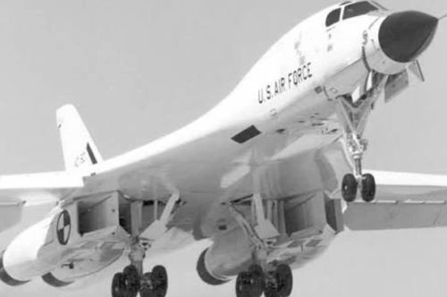 B-1A ra đời: Mỹ muốn tạo oanh tạc cơ xuyên màn đêm Chiến tranh Lạnh